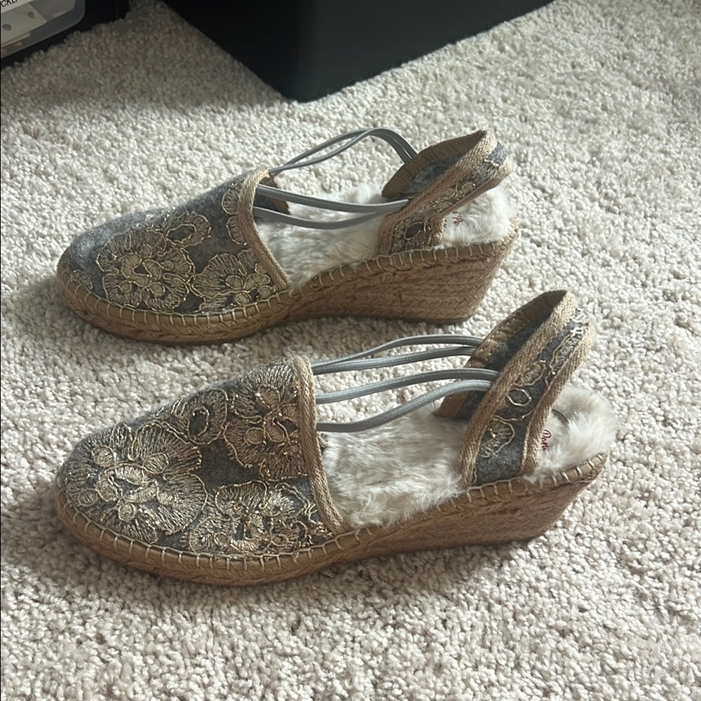 Elegant Floral Wedge Sandals